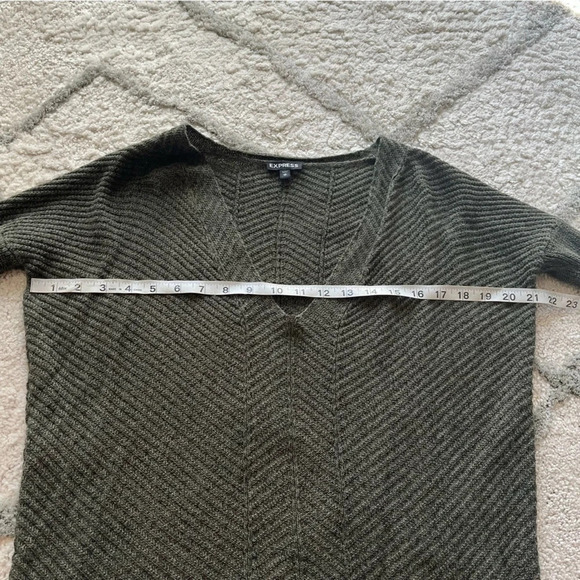 Express sweater circle hem army green scoop neck high low hem oversized XS - Picture 6 of 8